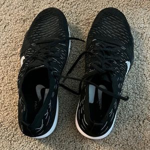 Nike zoom sneakers black and white womens size 9